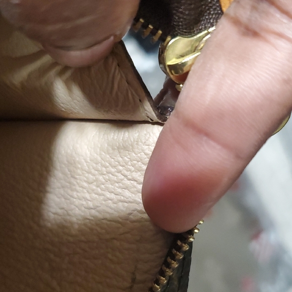 Louis Vuitton Brown and Gold Monogram Pouch And Box - Picture 7 of 7